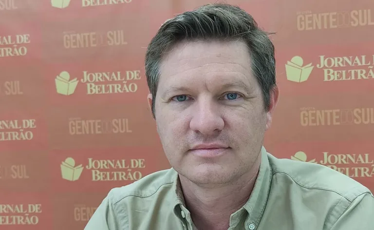 Santin Roveda transmite em livro o que fez e aprendeu como prefeito