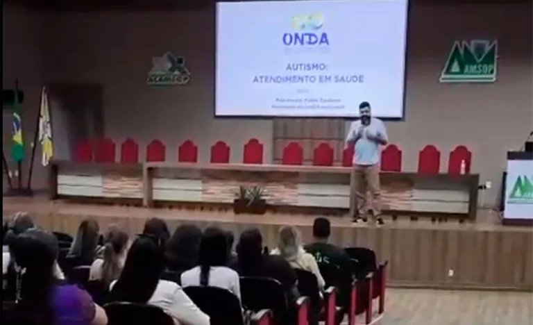 Profissionais da saúde fazem curso sobre autismo