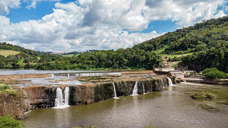 Falta de chuva afeta usina hidrelétricas