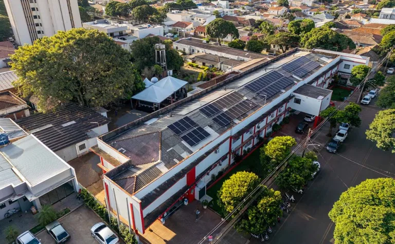 Itaipu entrega sistema de energia solar a hospital de Mandaguari (PR)