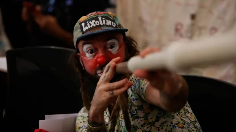 Assembleia debate importância e desafios dos artistas de rua