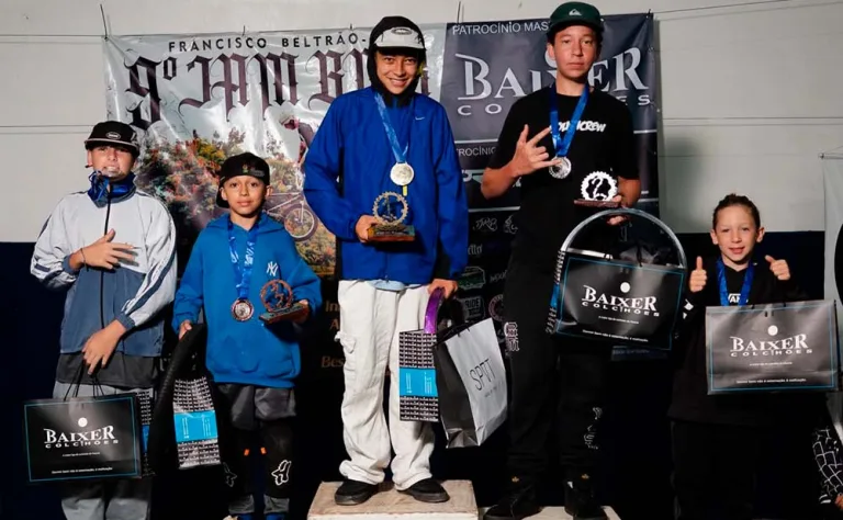 Competição de BMX reúne pilotos do PR, Santa Catarina e do Rio Grande