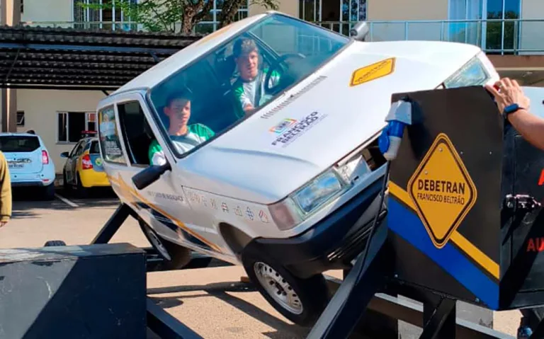 21º BPM celebra Tiradentes e lança projeto “Jovens no Trânsito”