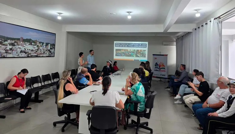 Reunião sobre a Campanha do Agasalho em Beltrão