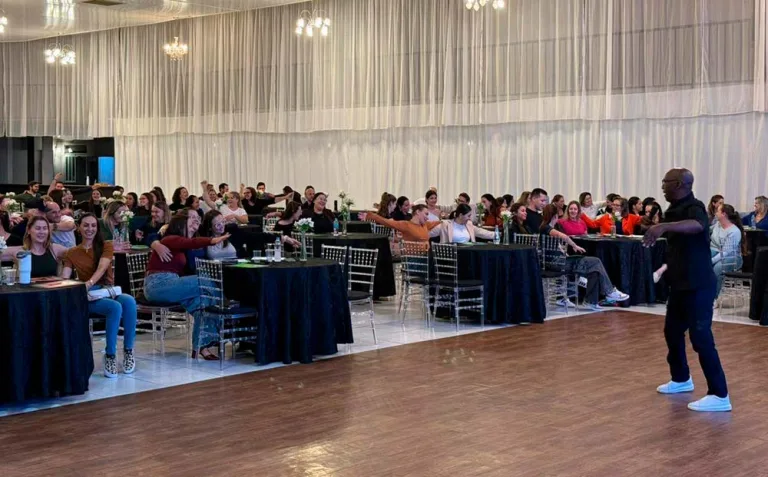 Em palestra, professor João Carlos destaca o protagonismo humano