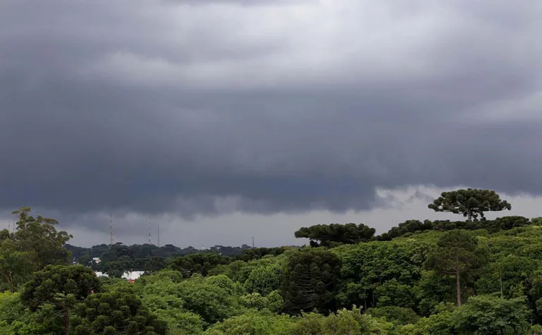 Chuva chega ao Oeste, Sudoeste e Centro-Sul do Paraná