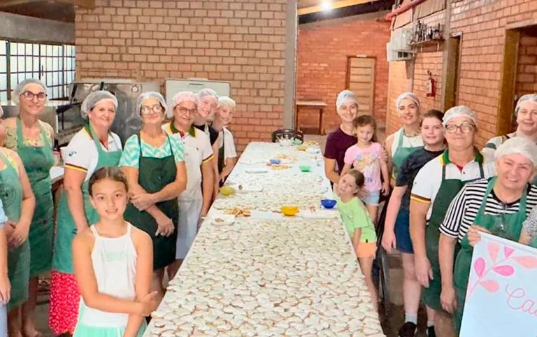 Prendas do CTG Saudades do Pago participaram de oficina em DV