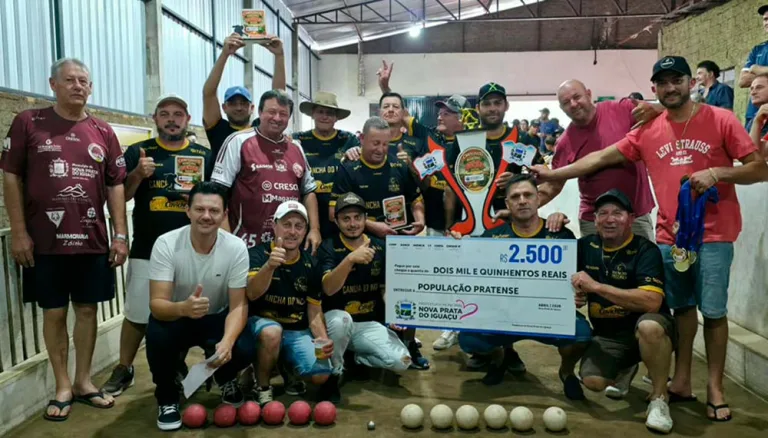 Equipe Nico e Rancho Pizzato vence o campeonato de bochas