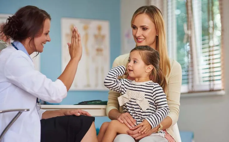 Mês de abril reforça alerta para a prevenção da meningite no Brasil