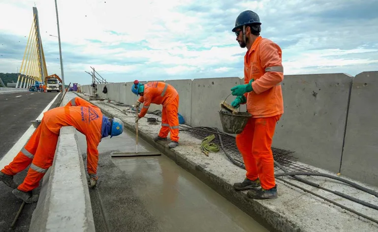 24,8 mil vagas com carteira assinada: Paraná tem ofertas de trabalho em diversos setores