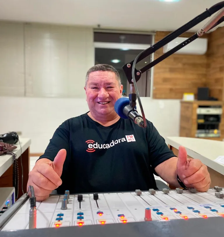 Valdir Ramos: a voz da Hora do Mate na Educadora