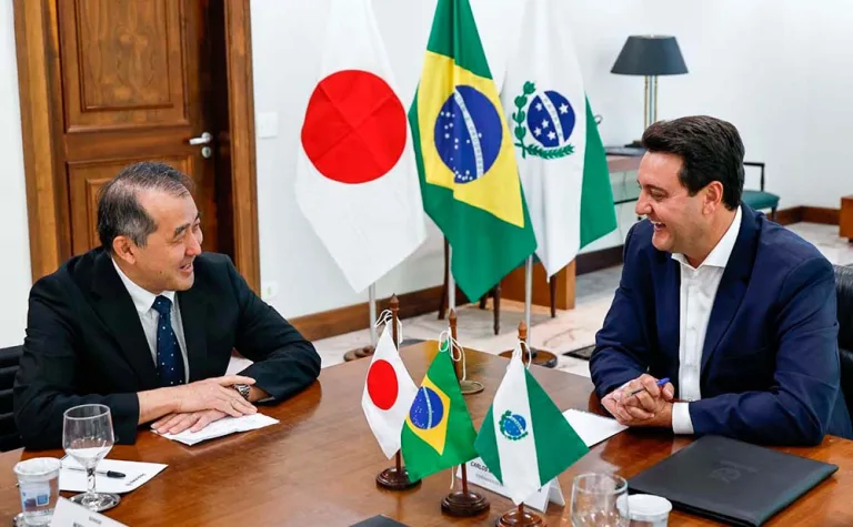 Ratinho Junior recebe embaixador do Japão em primeira visita ao Paraná